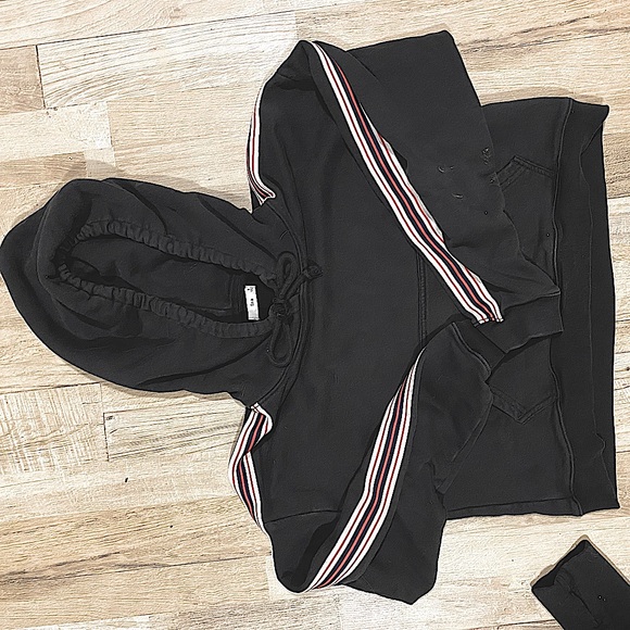 Aritzia Cropped Hoodie - Picture 2 of 3